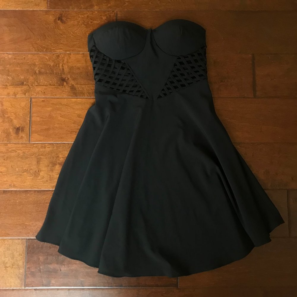 Foreign Exchange strapless party dress • small